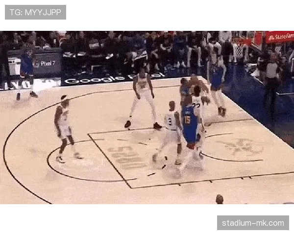 哈利伯顿挡拆组织不同于东契奇 提升队内三分点