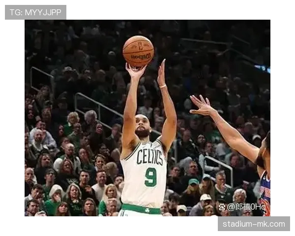 米德尔顿无球跑动提升关键时刻得分效率拉开绿军防线